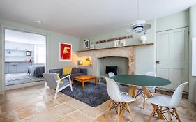 Walcot Apartment
